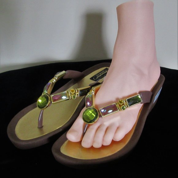 Brand new Brown sandals 6 - 7 - 9- Firm Price - Picture 1 of 10